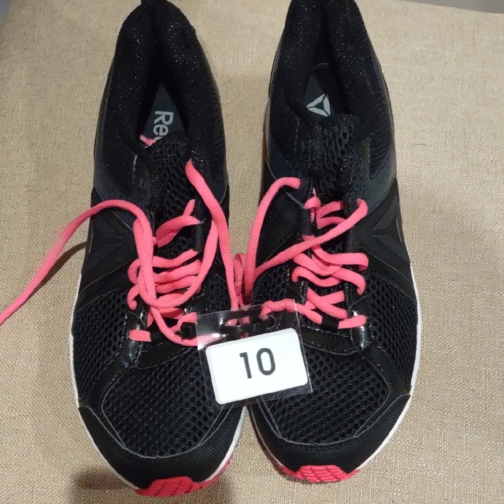 Reebok Women's Black and Pink Running Shoes
